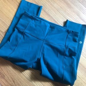 NWOT SIZE 8 Lululemon Fast and Free 19” Crop